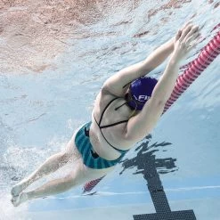 FINIS Posture Trainer 8 FINIS Posture Trainer -Swimming Equipment Store 1.05.045 use01